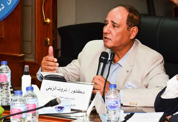 د. ثروت الزينى : الدواجن مهددة بالموت جوعا د. ثروت الزينى : الدواجن مهددة بالموت جوعا